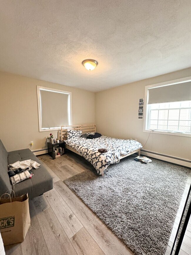 Building Photo - Lower Allston - Family Friendly - 3bed
