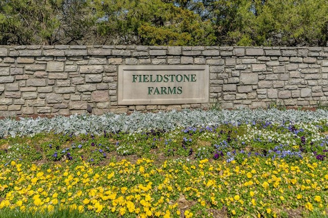 Building Photo - 3-bedroom townhouse in Fieldstone Farms
