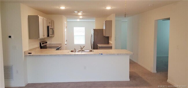 Foto del edificio - 2078 SE Heathwood Cir