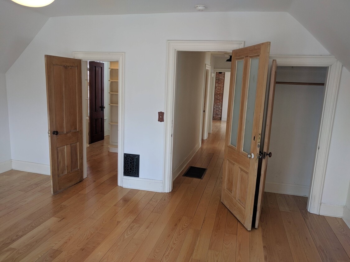 Primary Photo - 42 Elmwood Ave