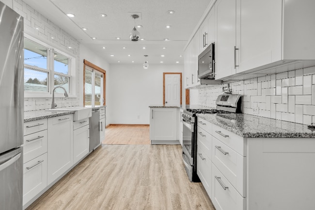 Foto del edificio - 9457 Trenton Ln N