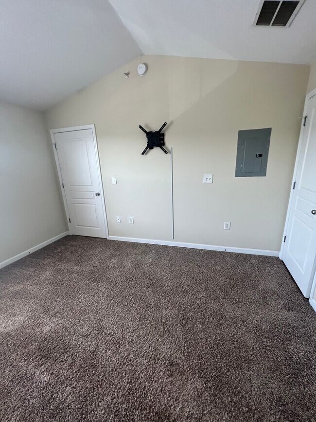 Building Photo - 15-1527 Kisling