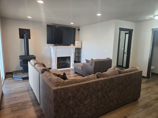 Building Photo - Modern 3-Bedroom Home in Pradera – Post Fa...