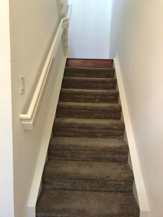 Foto del edificio - 990 Millbrae Ct