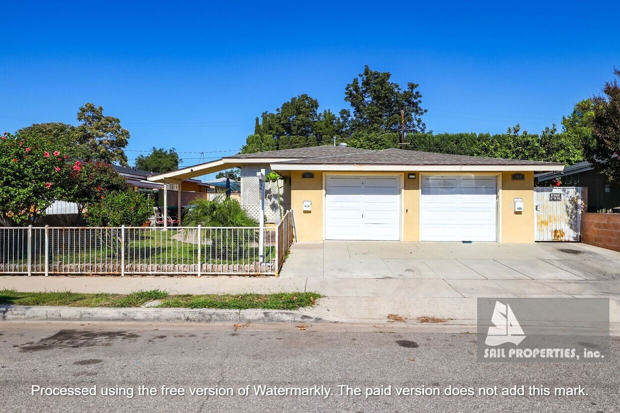Photo - 701 E Chalynn Cir