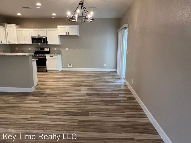 Foto del edificio - 3 br, 2 bath House - 2241 Diamond Creek