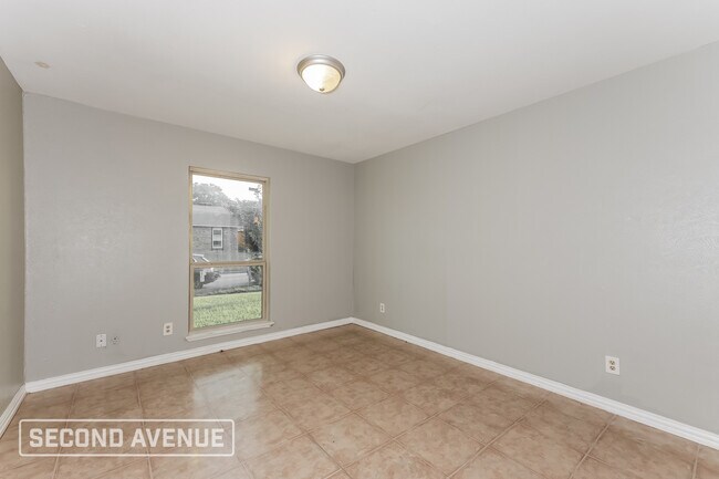 Foto del edificio - 7525 Ashcrest Ln