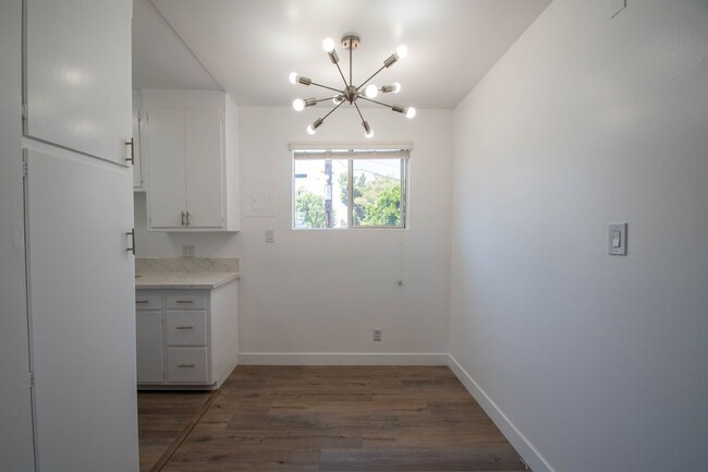 Building Photo - 4565 Hazeltine Ave