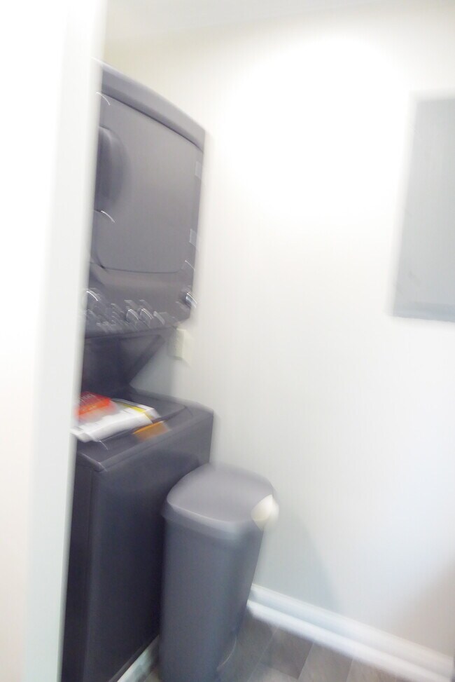 Foto del edificio - 209 N Bigby Dr