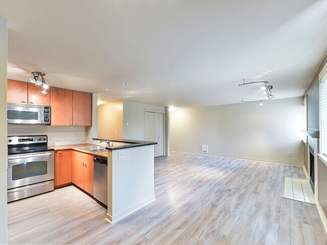 Foto del edificio - Perfect Location – Perfect Remodel – 2 Bed...