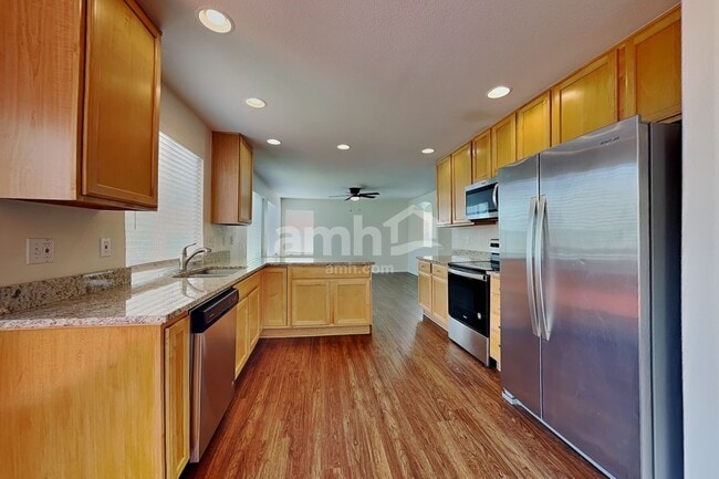Building Photo - 16322 E 104th Way