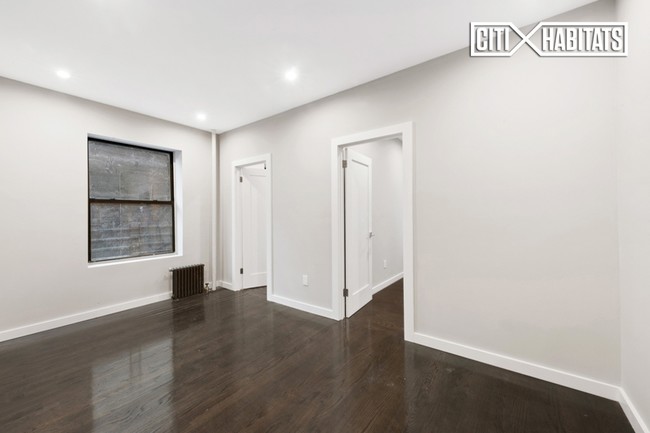 Building Photo - 102 E 103rd St