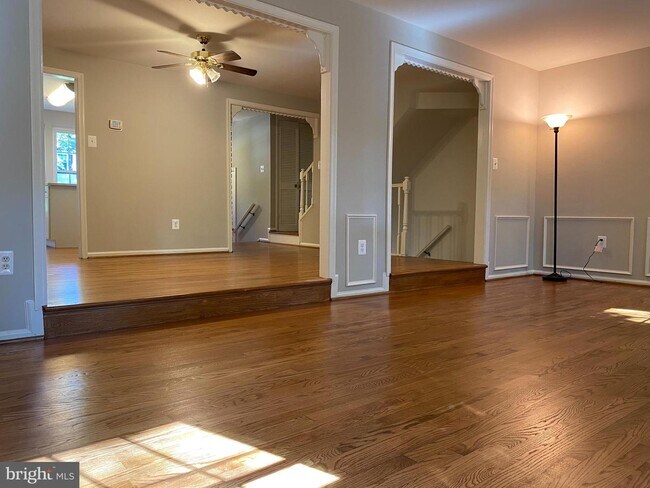 Building Photo - 10115 Wood Green Way