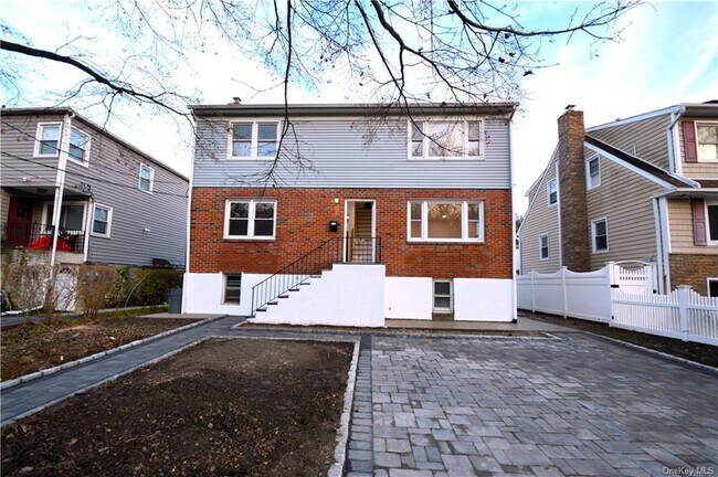 Foto del edificio - 124 Harrison Ave
