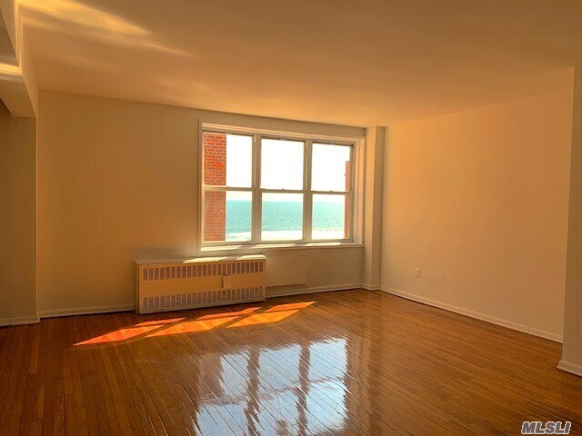 Foto del edificio - 210 Shore Rd