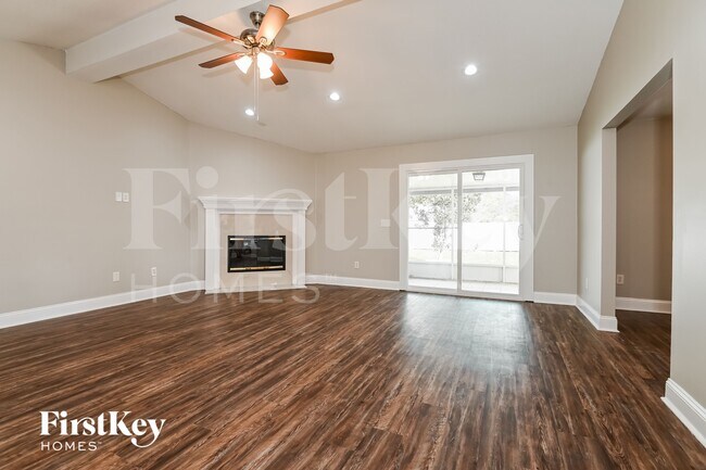 Foto del edificio - 12211 Rochford Ln