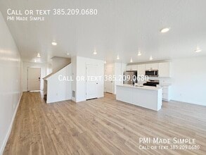 Building Photo - 866 E Sand Dollar Wy