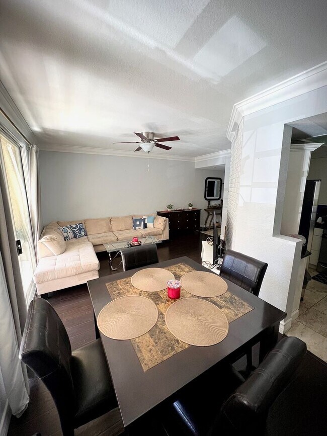 Foto del edificio - Meridian Furnished 1 Bd | 1 Ba Luxury Condo