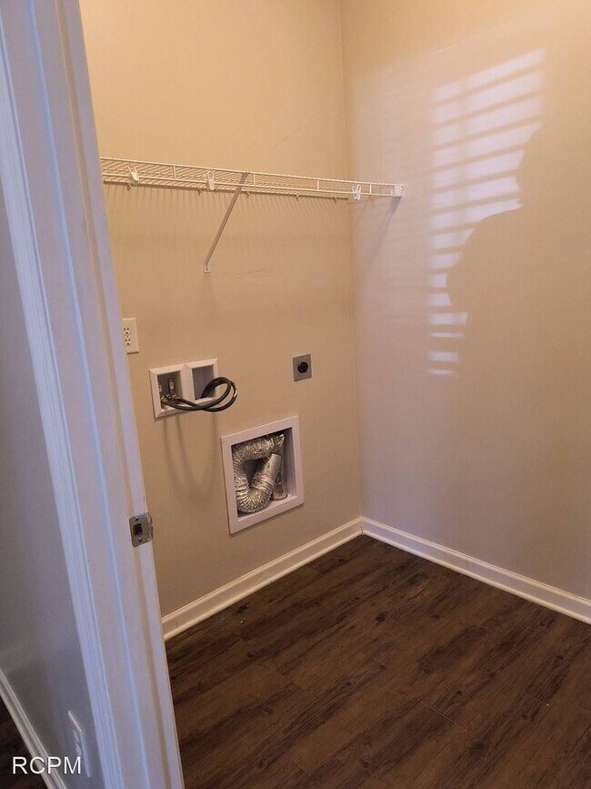 Foto del edificio - 4 br, 2 bath House - 16556 Camberwell Drive
