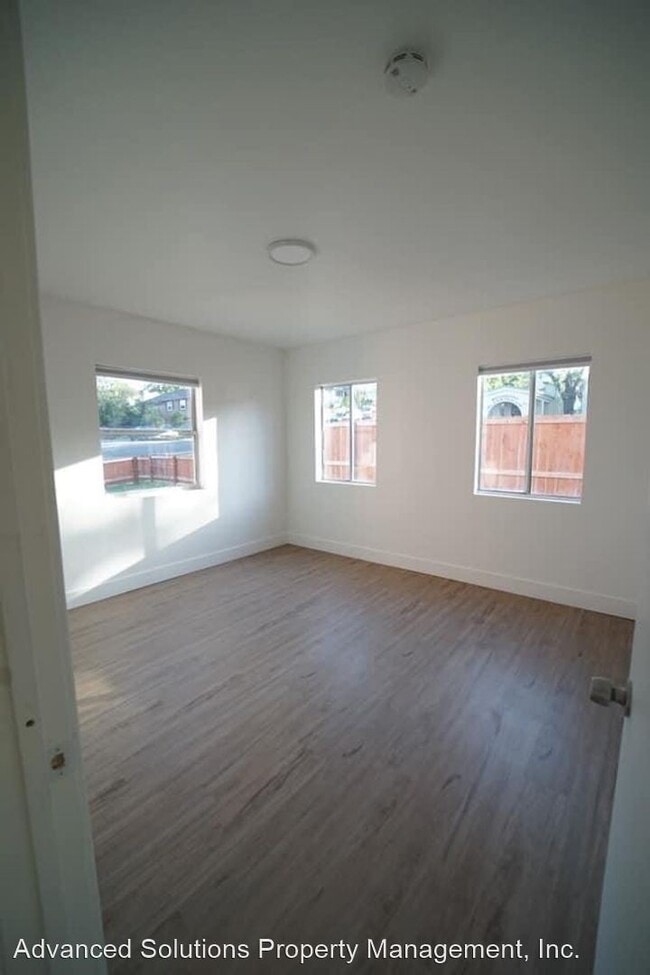 Building Photo - 3 br, 1 bath House - 2176 Placer St.