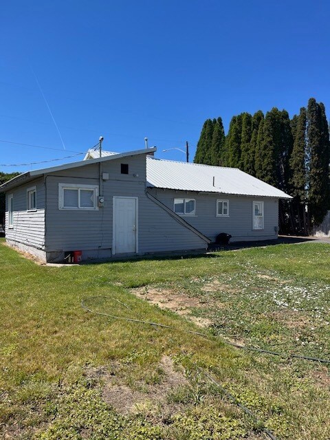 Building Photo - 1705 Tahoma Ave