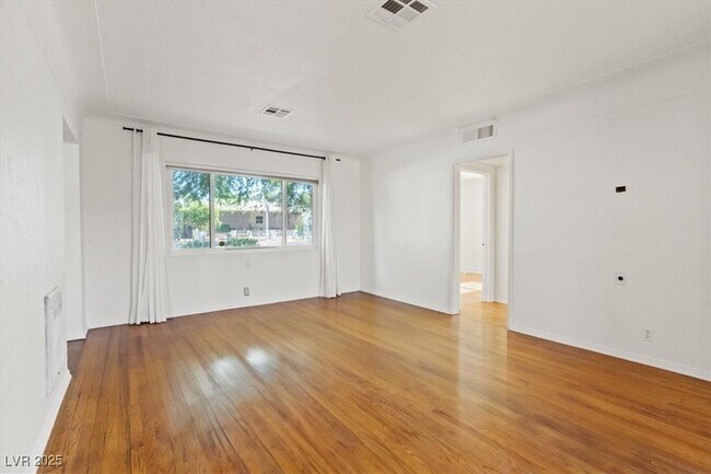 Foto del edificio - 1609 Chapman Dr