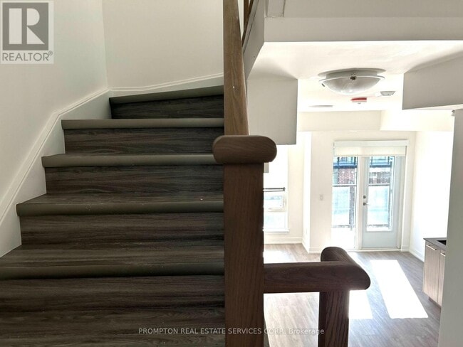 Building Photo - 871 Sheppard Ave W