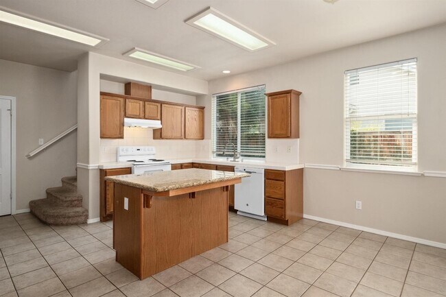 Foto del edificio - 68 W Bordeaux Ln