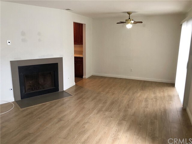 Foto del edificio - 1210 S Cypress Ave