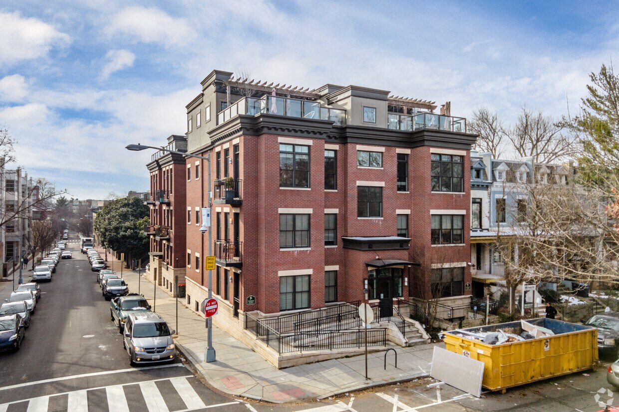 Primary Photo - Euclid Flats