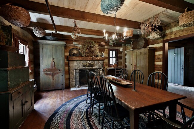 Foto del edificio - Custom- Built, Log Home in Martin, TN! (NI...