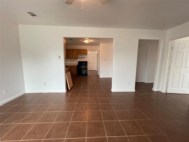 Foto del edificio - 5702 Sylvia Dr