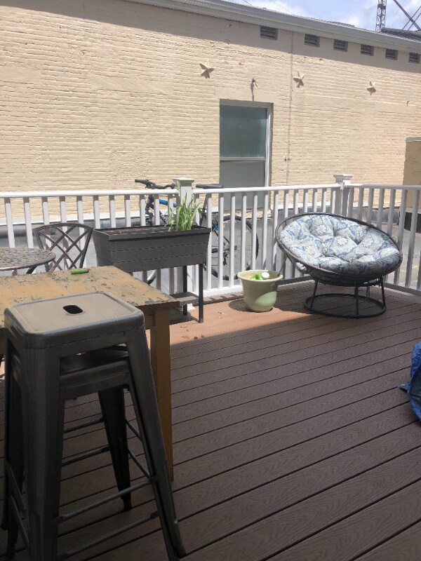 Foto del edificio - 8385-85 Washington St