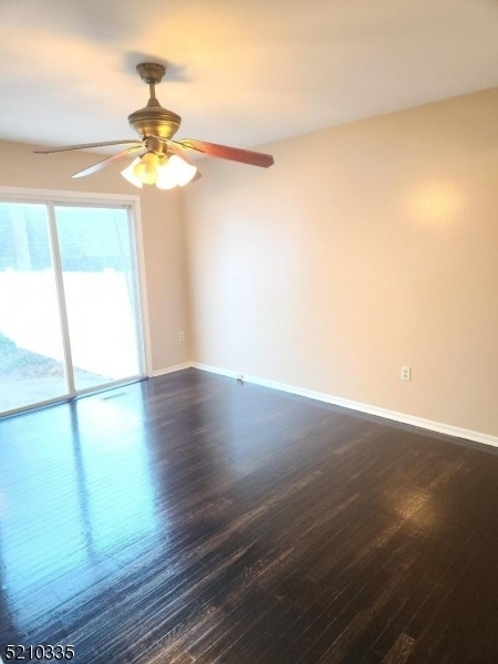 Foto del edificio - 1561 Burnet Ave