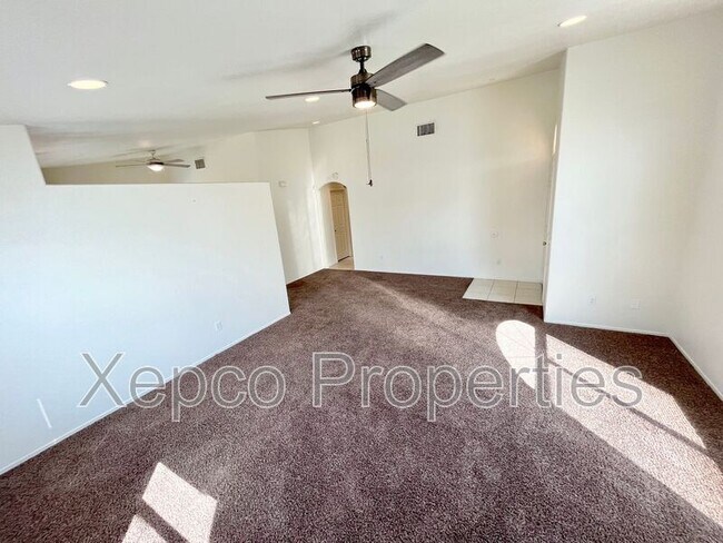 Foto del edificio - 66028 Mission Lakes Blvd