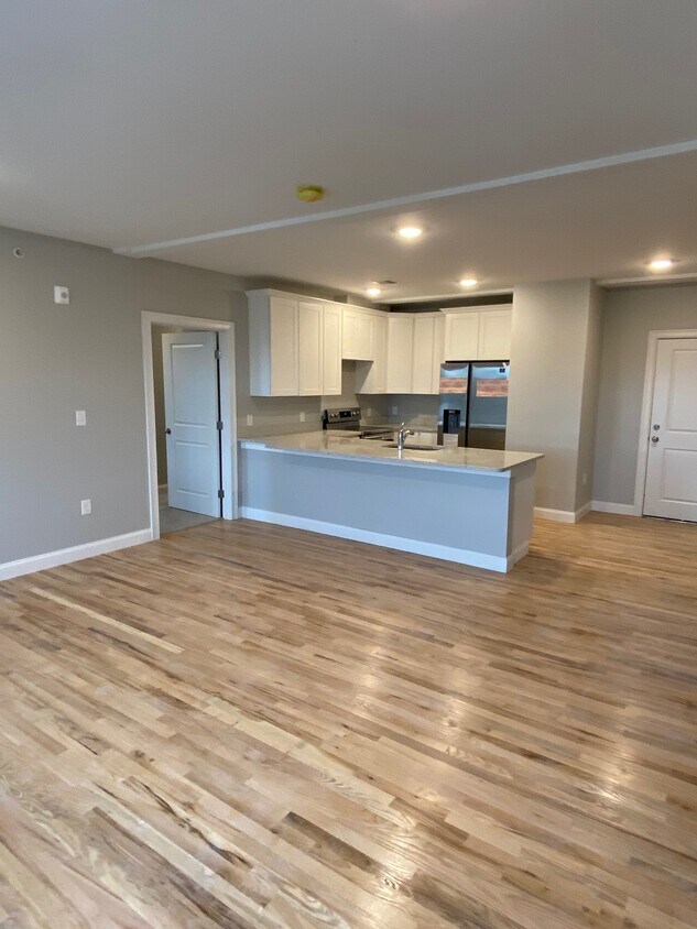 20 Locust St, Danvers, MA 01923 Apartments in Danvers, MA