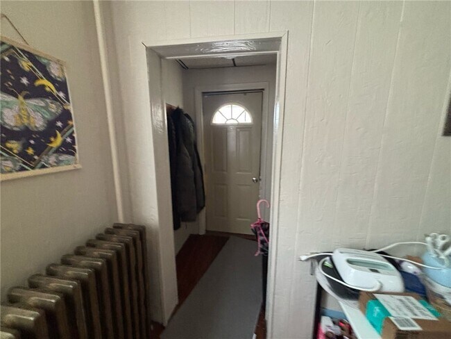 Foto del edificio - 372 Braddock Ave