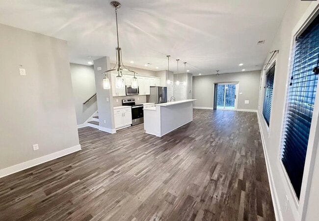 1st Floor - 34 Zentry Pl