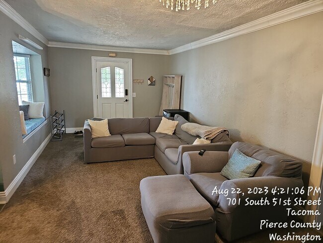Foto del edificio - Heart of South Tacoma area - 3 bedroom 1.5...