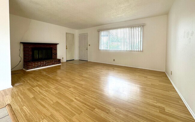 Foto del edificio - 4463 Aster St
