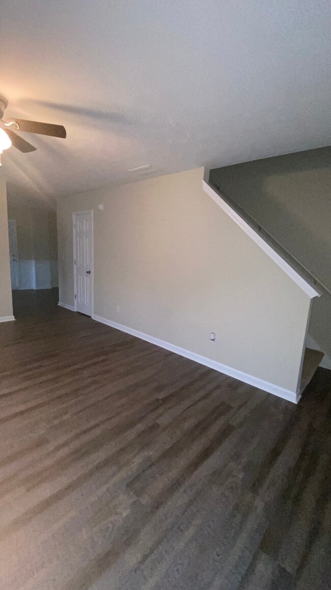 Building Photo - 116 Vineyard Dr