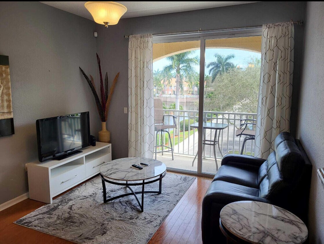 Foto principal - 11022 Legacy Dr