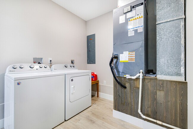 Foto del edificio - Englewood Padsplit Co-living Affordable Ho...