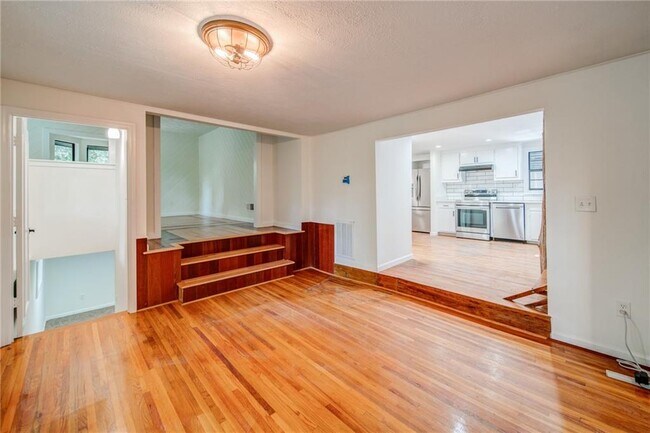Building Photo - 5574 Hardscrabble Rd