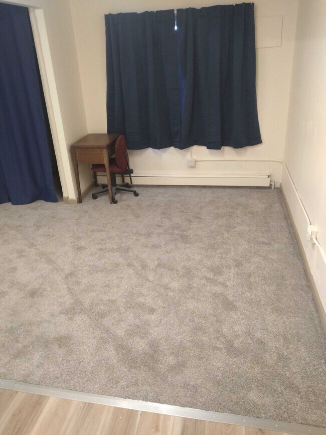 Nes Carpet and drapes - 618 E 14th Ave