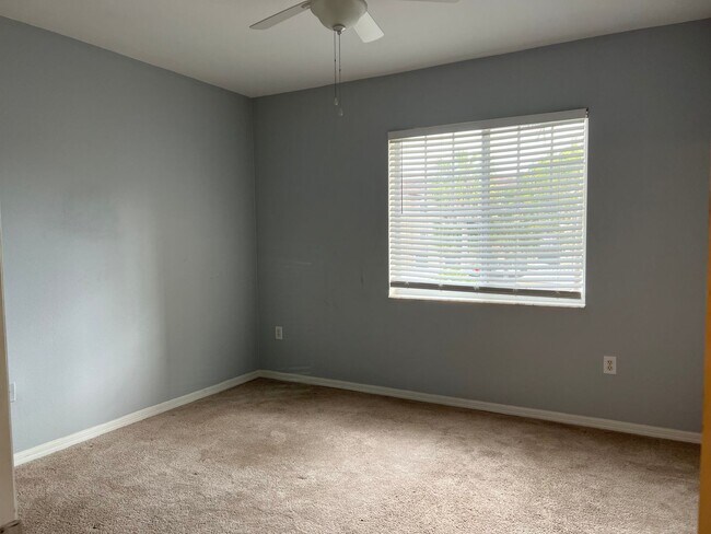 Building Photo - Emerald Dunes - 202