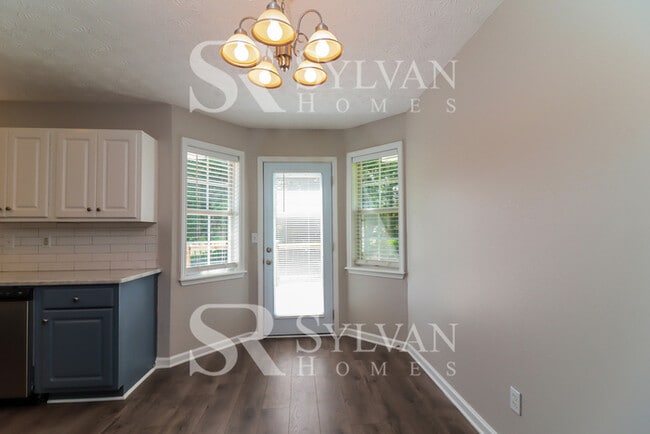 Building Photo - Carve Out a Great Life Here!