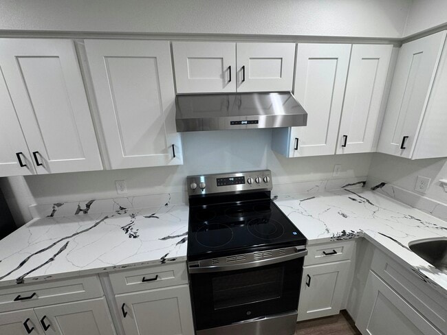 Foto del edificio - 2126 N Glenn Ave