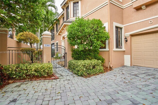 Building Photo - 2707 Center Ct Dr