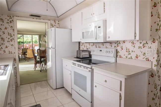 Building Photo - 2630 Pearce Dr